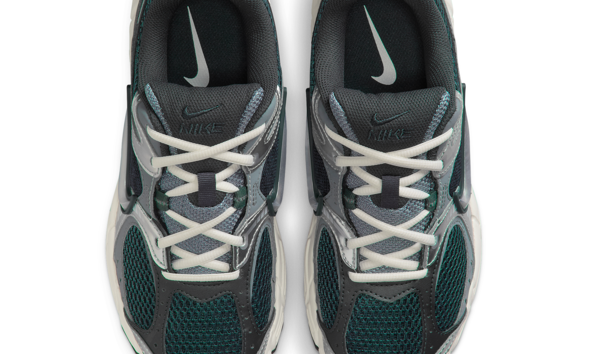 Nike V5 RNR shoes with reflective accents Seaweed/Anthracite/Smoke Grey/Metallic Silver