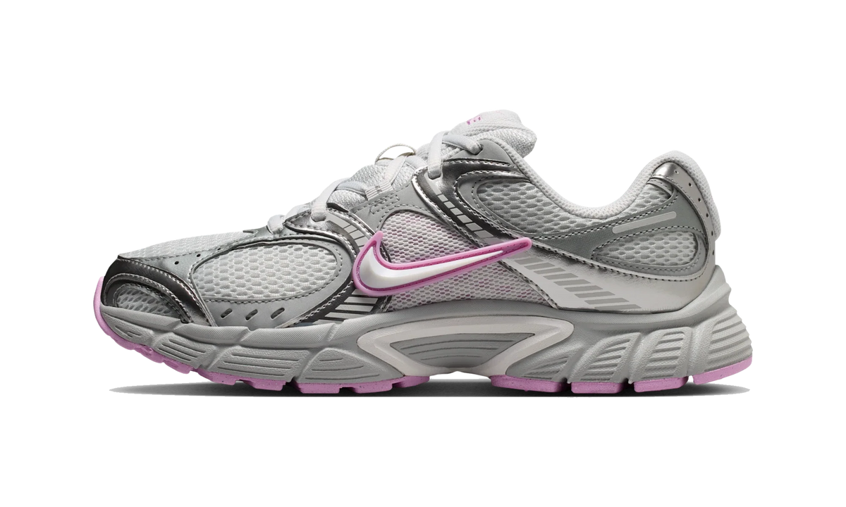 Nike V5 RNR shoes with reflective design accents Light Smoke Grey/Photon Dust/Light Magenta/Off-White