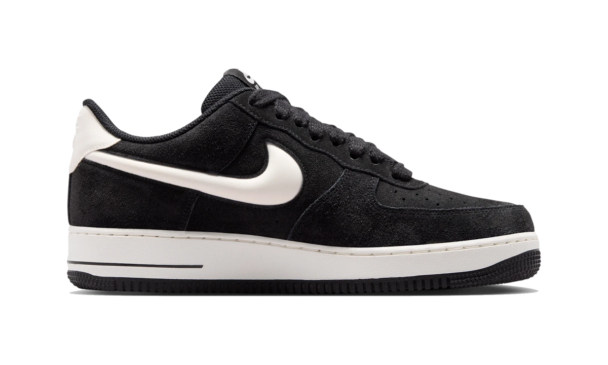 Nike Air Force 1 '07 LV8 Black/Sail