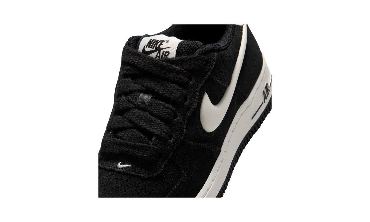 Nike Air Force 1 LV8 Black/Sail
