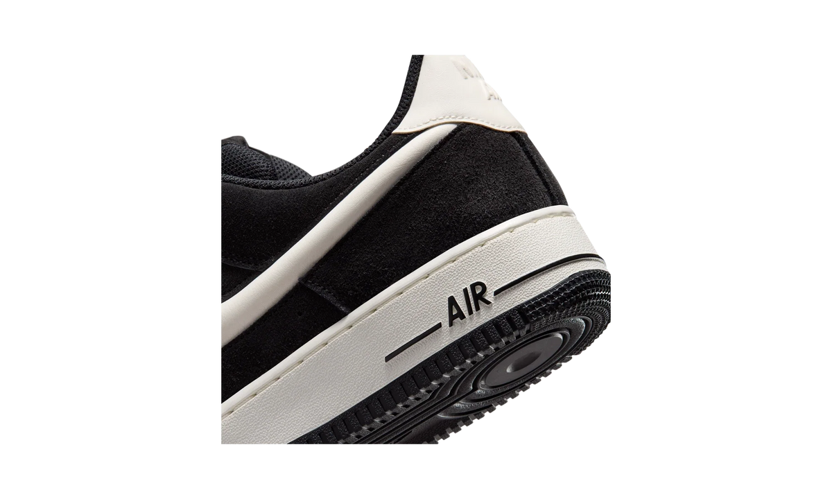 Nike Air Force 1 '07 LV8 Black/Sail