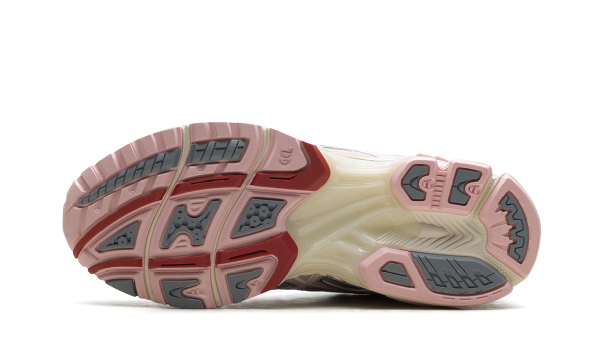 ASICS Gel-Nimbus 10.1 Vandy The Pink x atmos Banana Split Strawberry