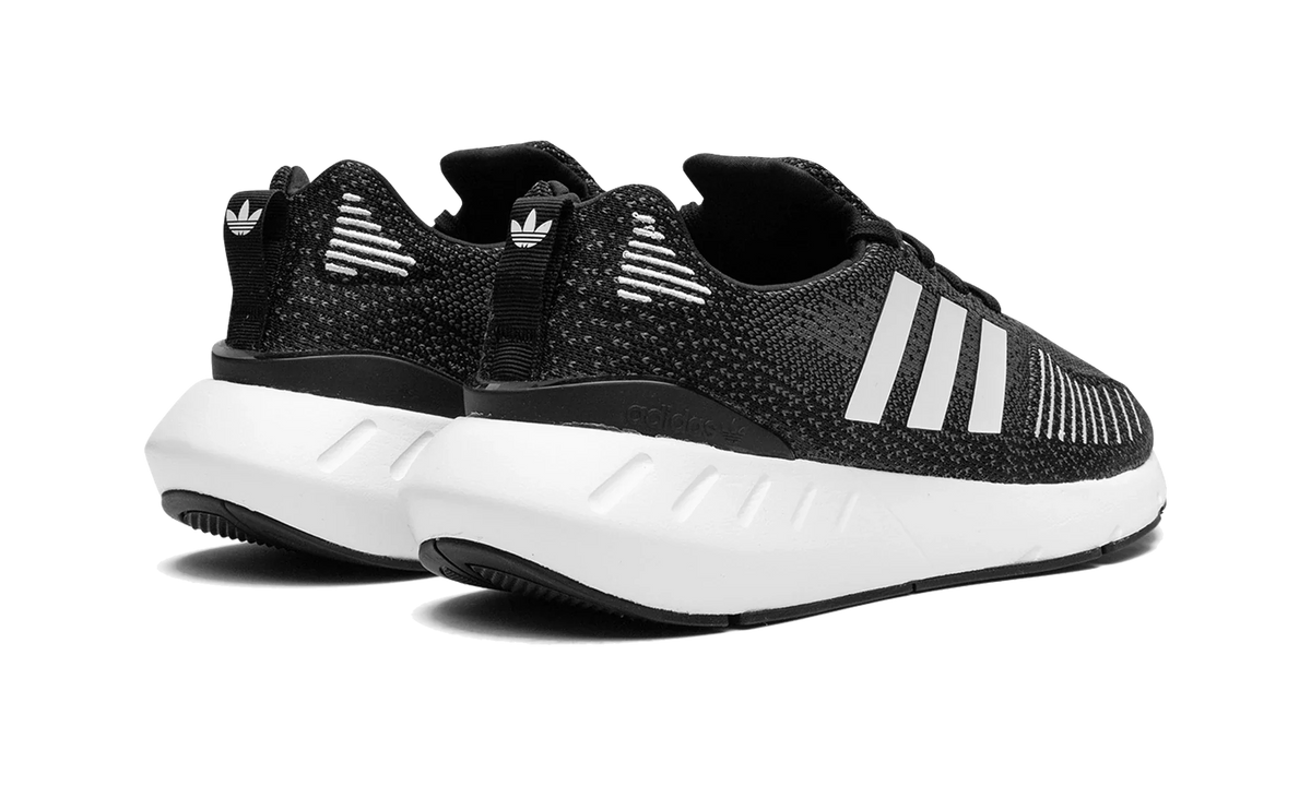 Adidas Swift Run 22 Black White