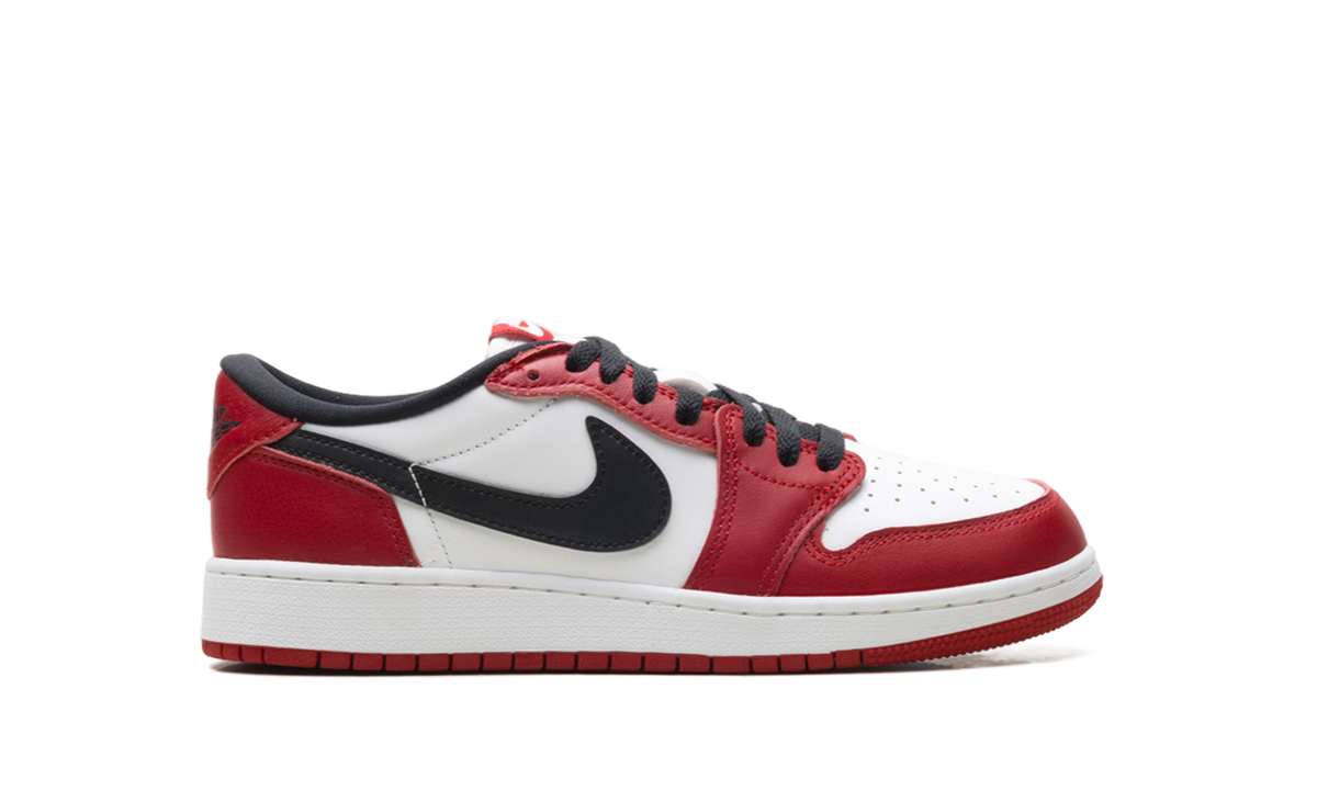 Air Jordan 1 Retro Low OG Chicago (2025)