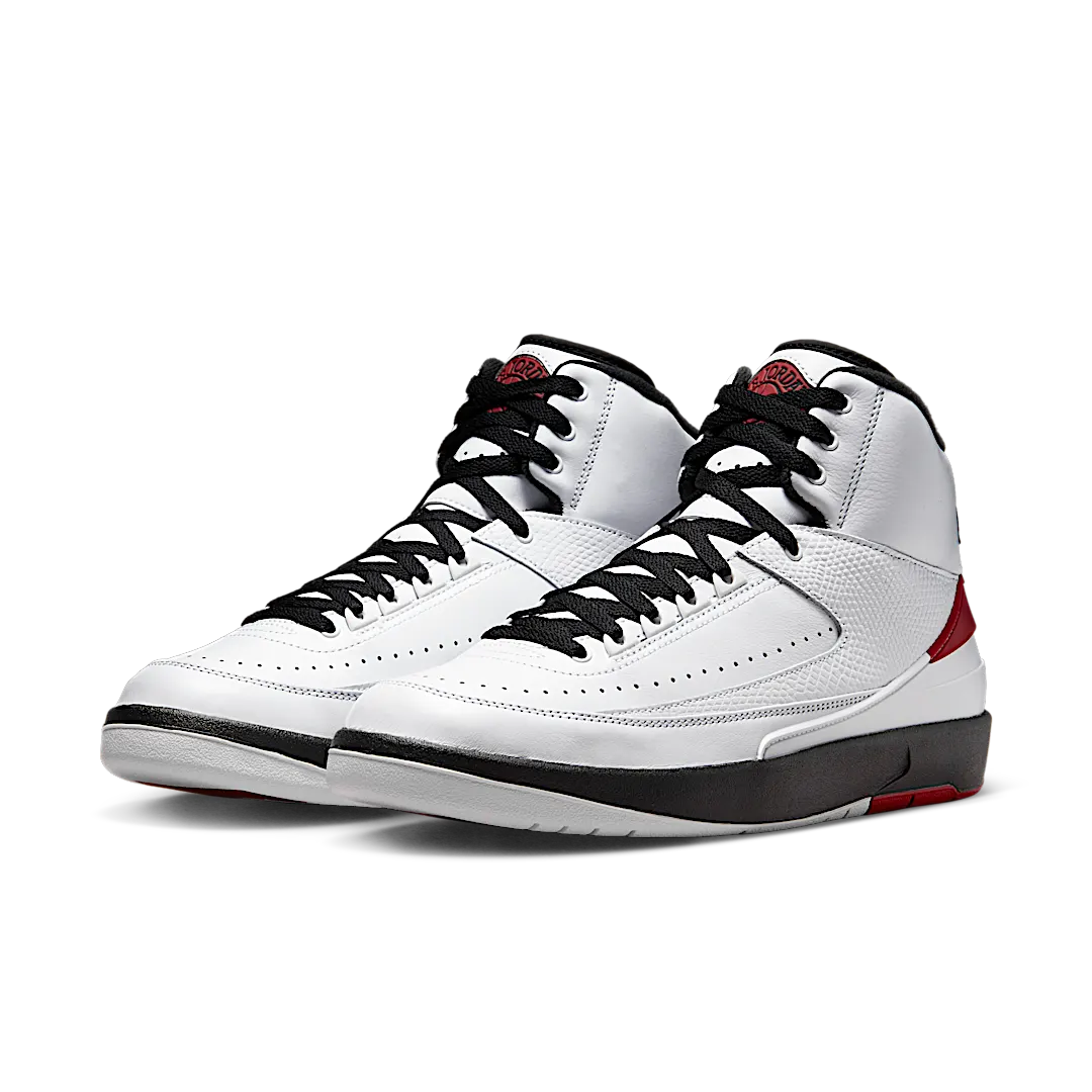 Air Jordan 2 Retro OG Chicago (2022), White/Varsity Red/Black (DX2454-106 / DQ8562-103)