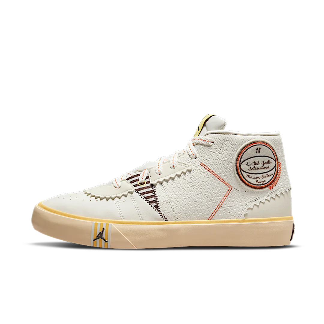 Air Jordan Series Mid Maison Chateau Rouge Sail, Sail/Brown Basalt/Pale Vanilla/Orange (DO5247-122)