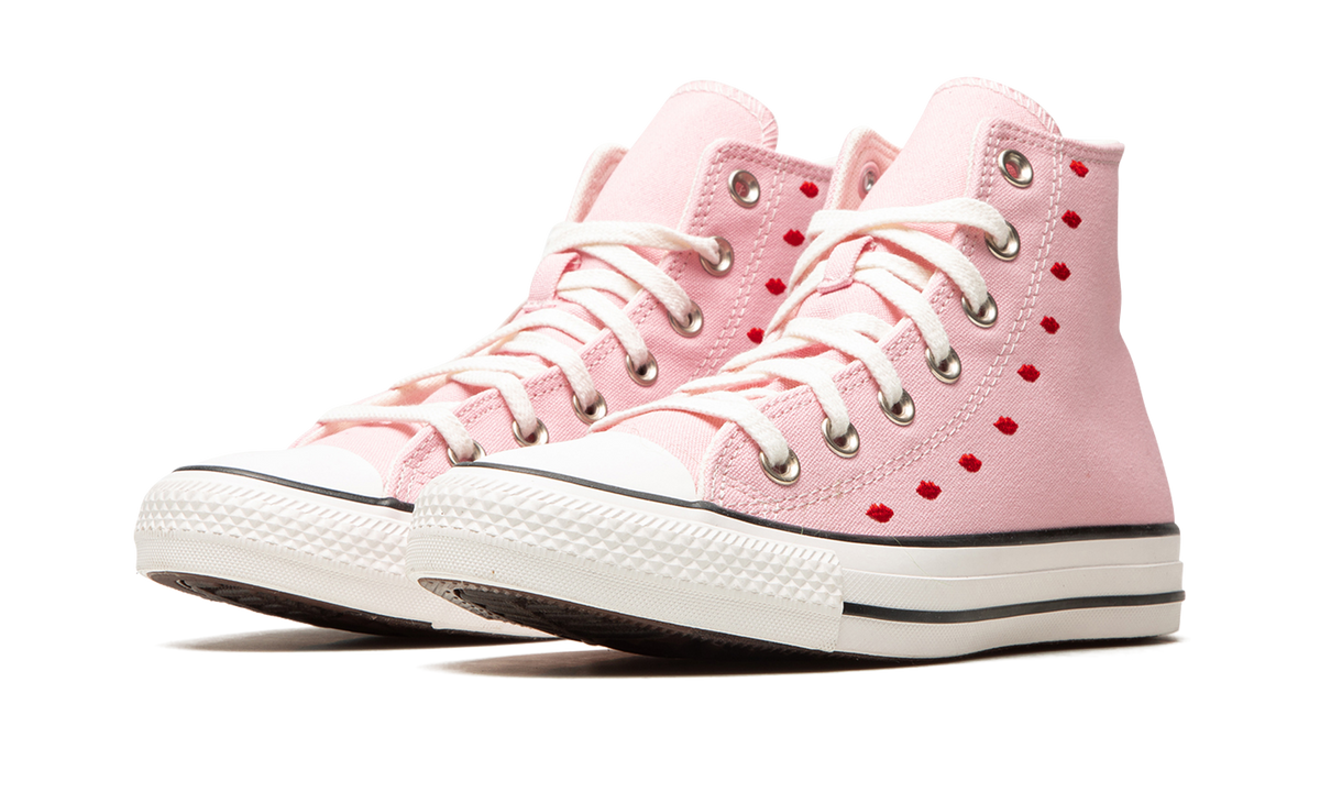 Converse Chuck Taylor All Star Hi Embroidered Hearts Pink