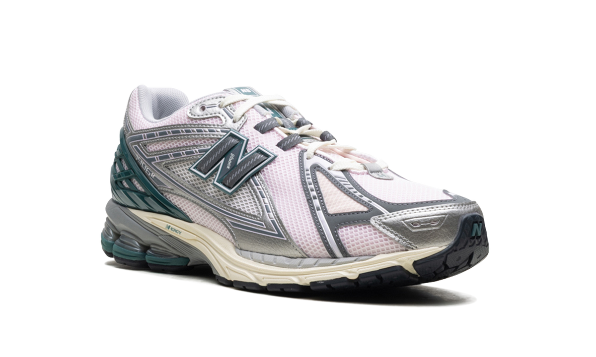 New Balance 1906R Granite Metallic Pink