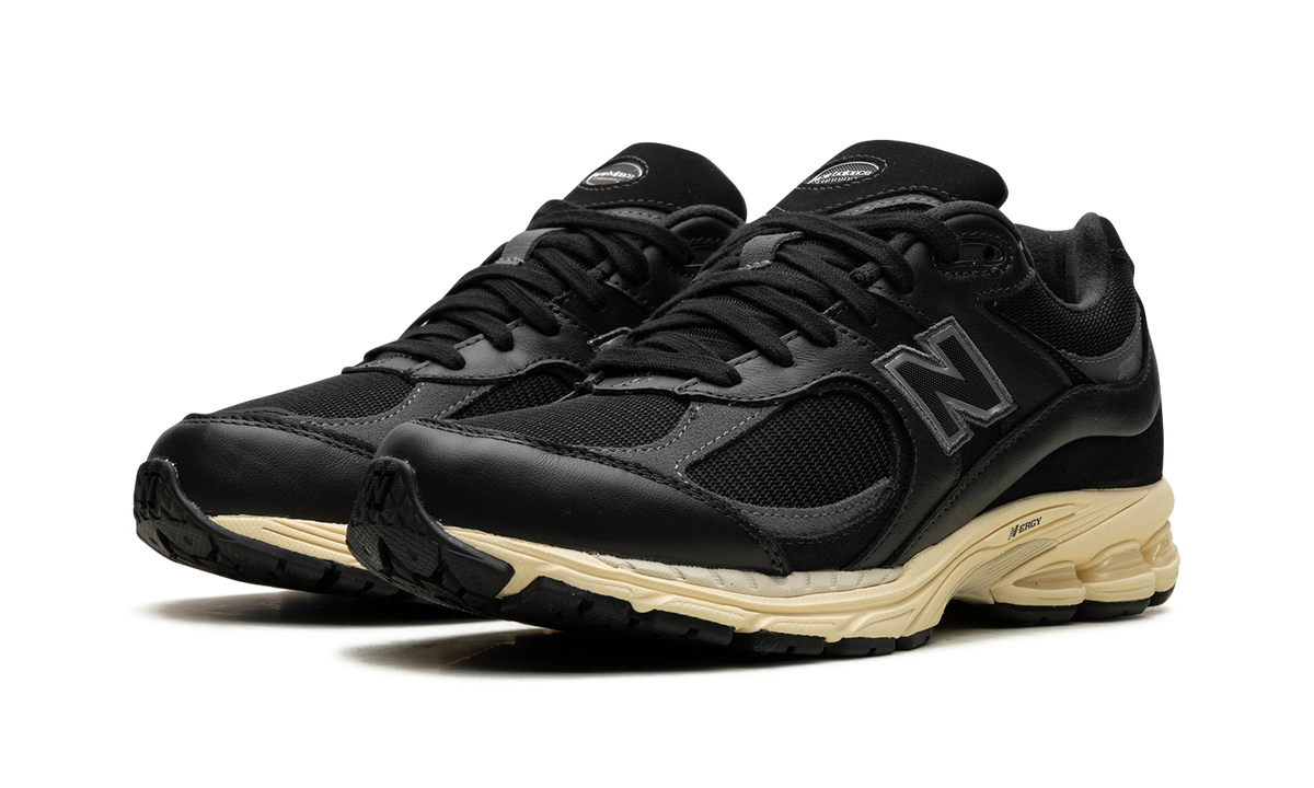 New Balance 2002R Black Vintage