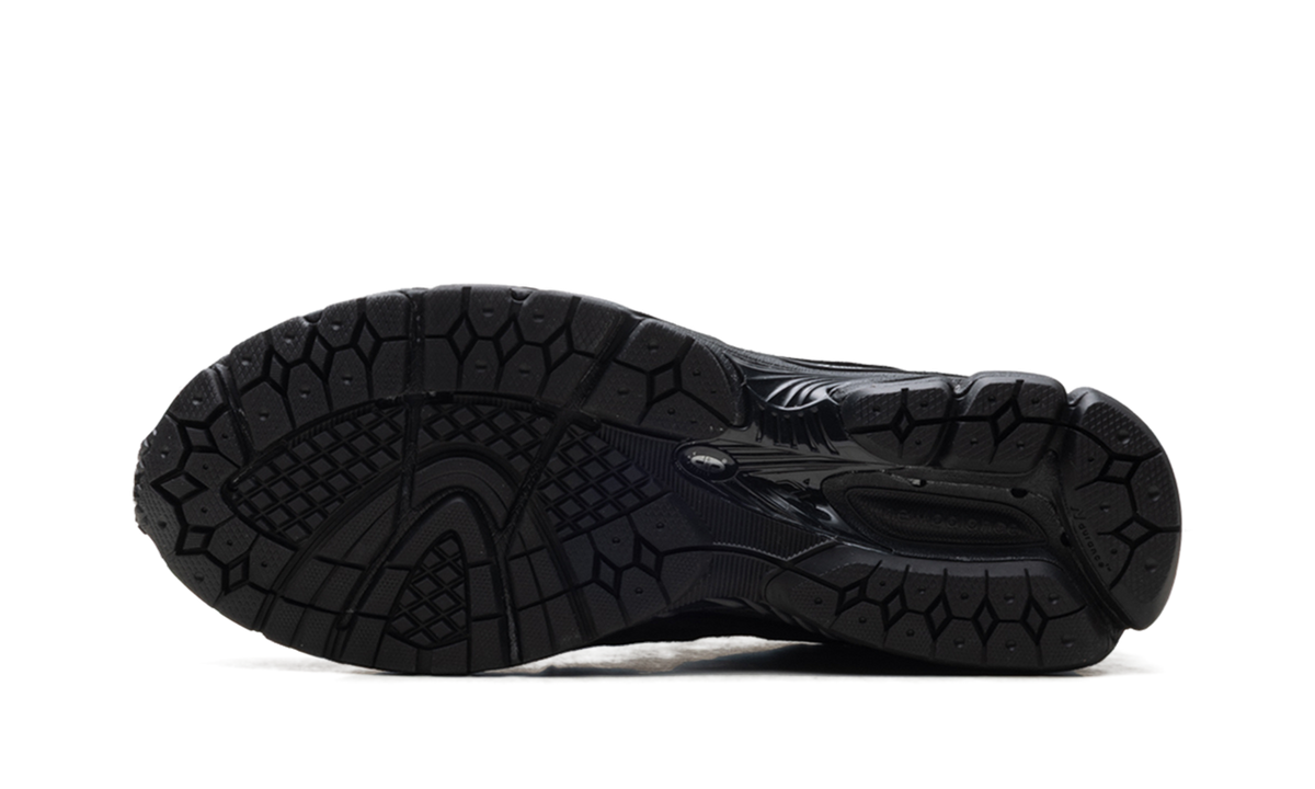 New Balance 2002R Protection Pack Black