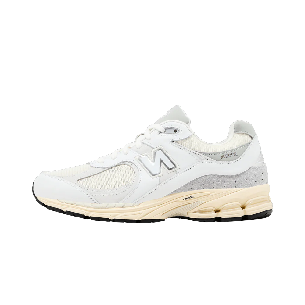 New Balance 2002R White Gold, White/Reflection/Gold Metallic (M2002RIA)
