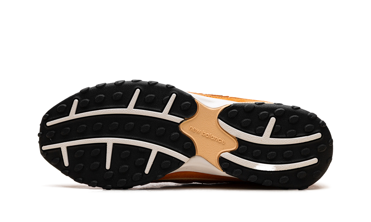 New Balance 204L Kith Orange