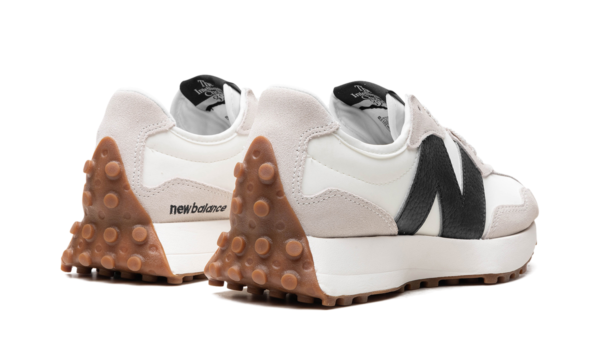 New Balance 327 Moonbeam Black Gum