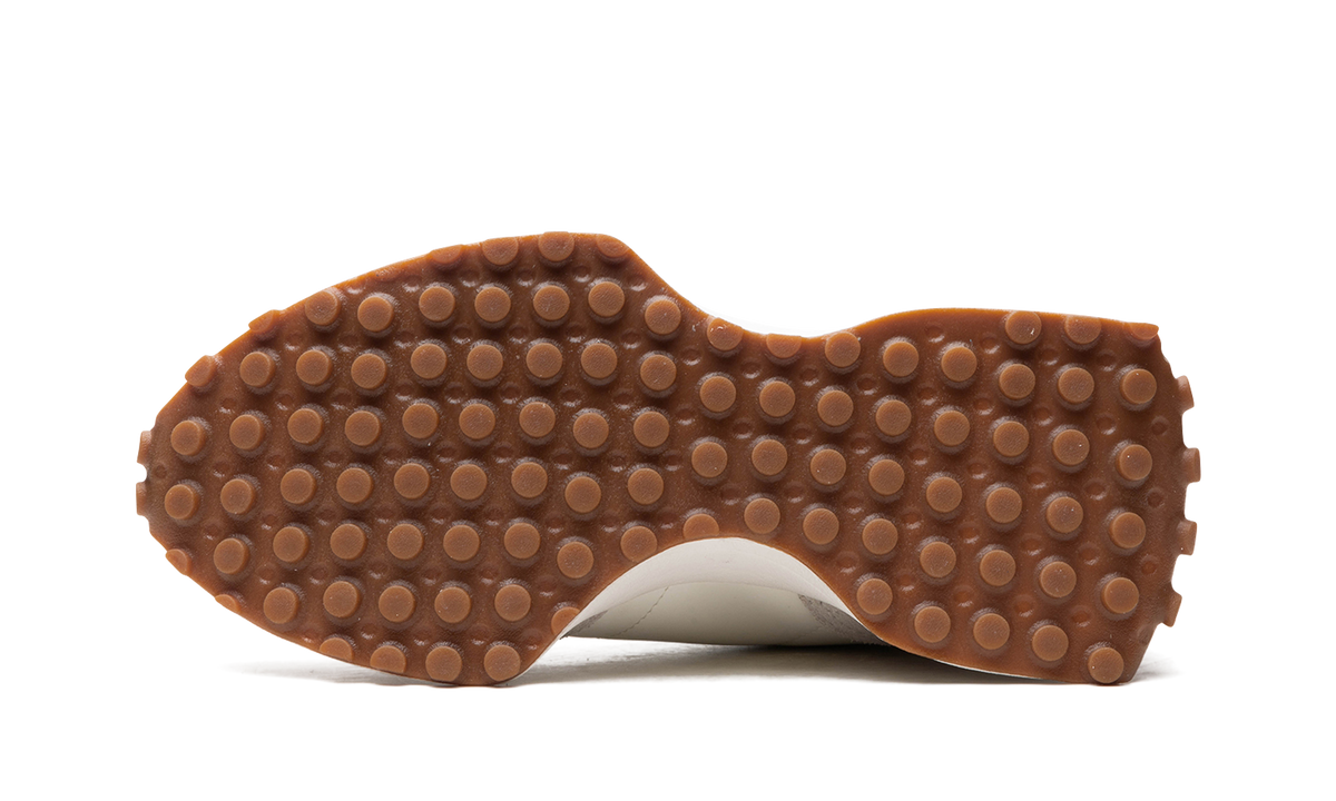 New Balance 327 Moonbeam Black Gum