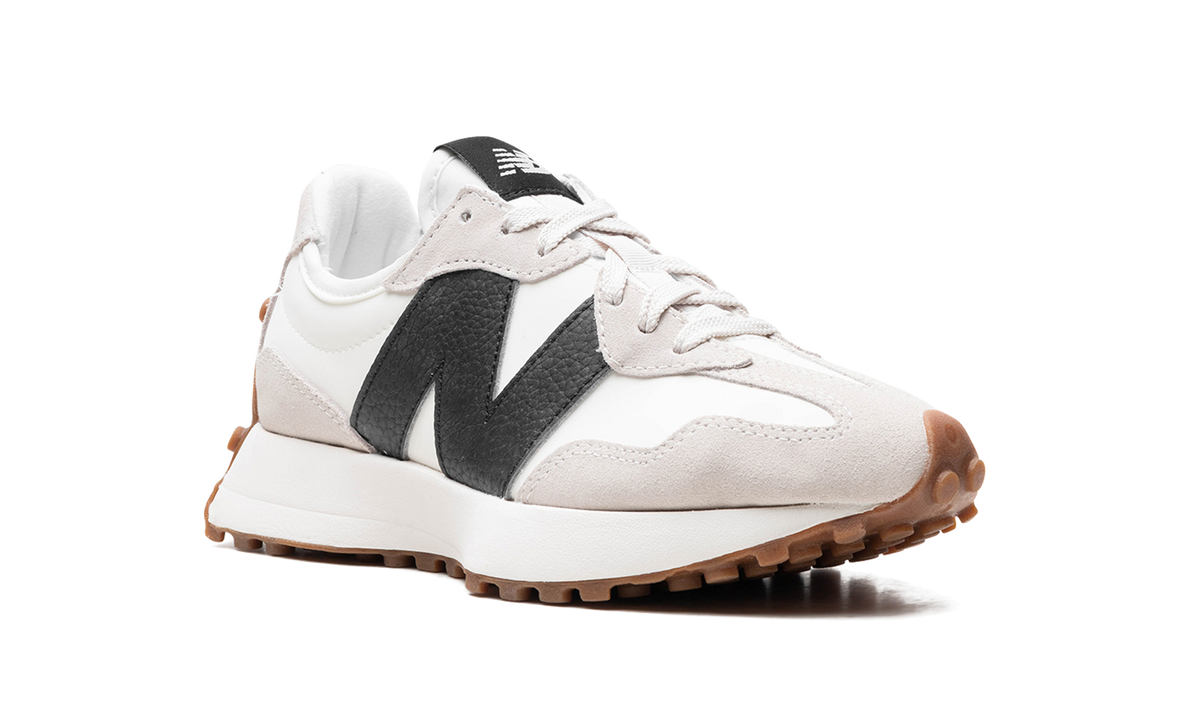 New Balance 327 Moonbeam Black Gum