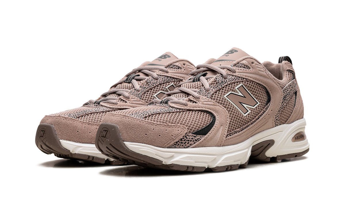 New Balance 530 Flat Taupe Black Cement
