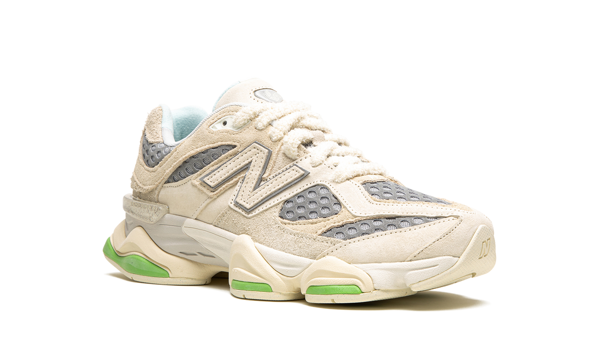 New Balance 9060 Bricks & Wood