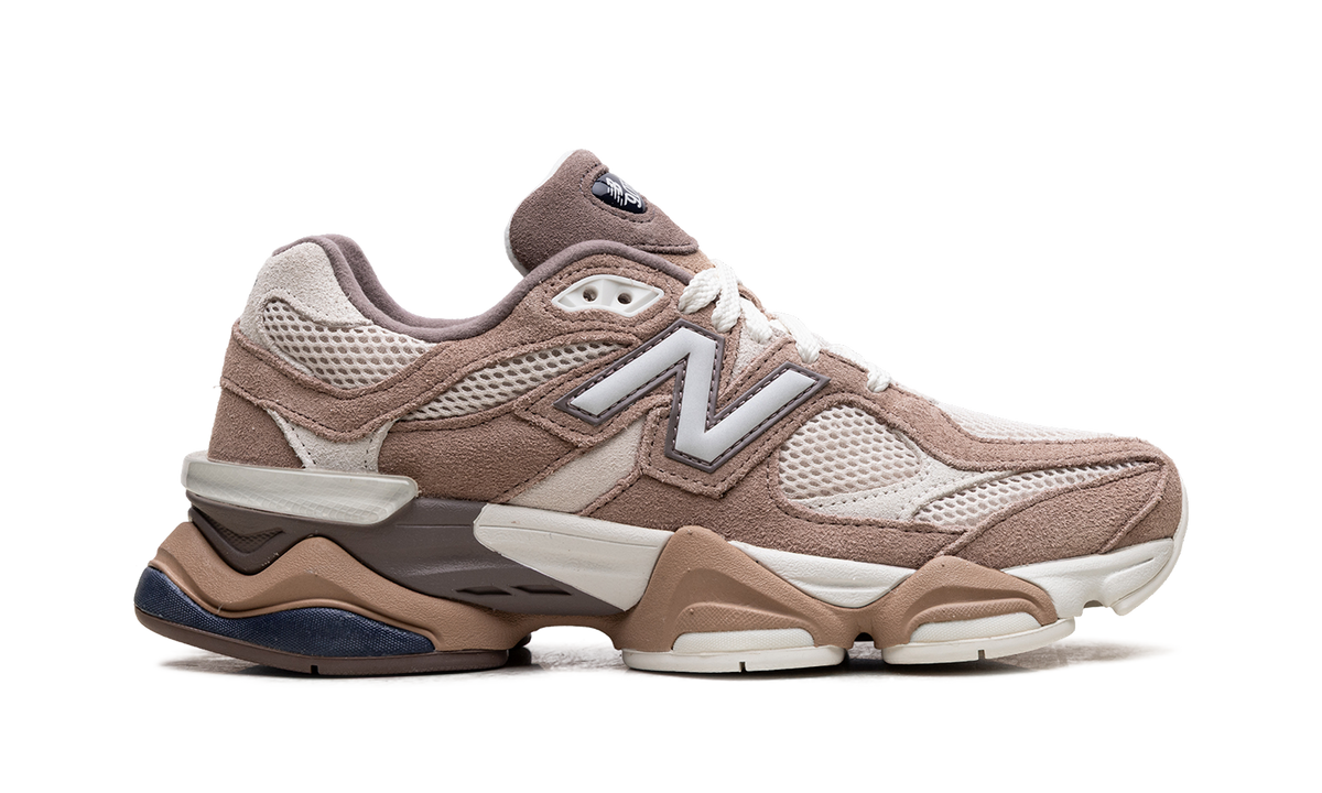 New Balance 9060 Earth Shadow Flat Taupe