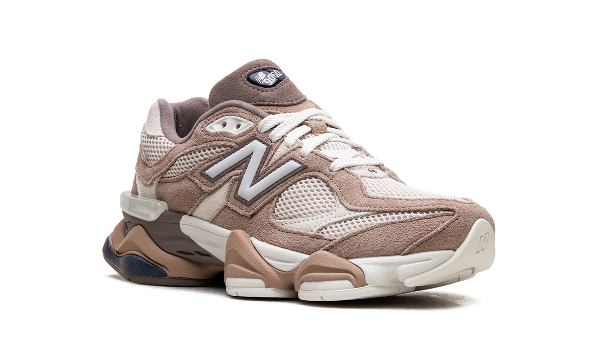 New Balance 9060 Earth Shadow Flat Taupe
