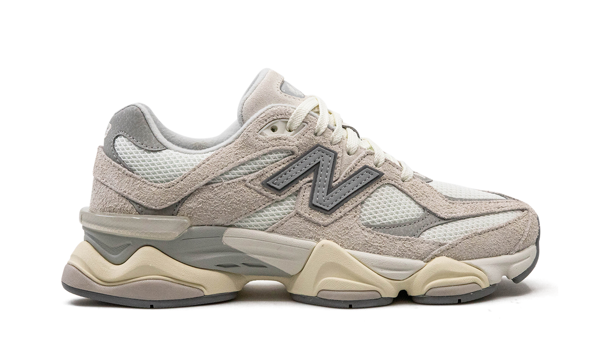 New Balance 9060 Moonbeam Sea Salt