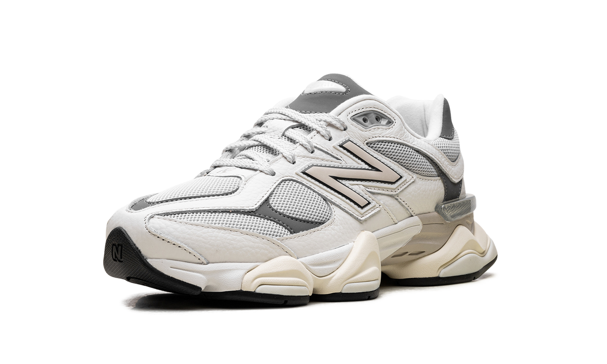 New Balance 9060 Sea Salt Castlerock