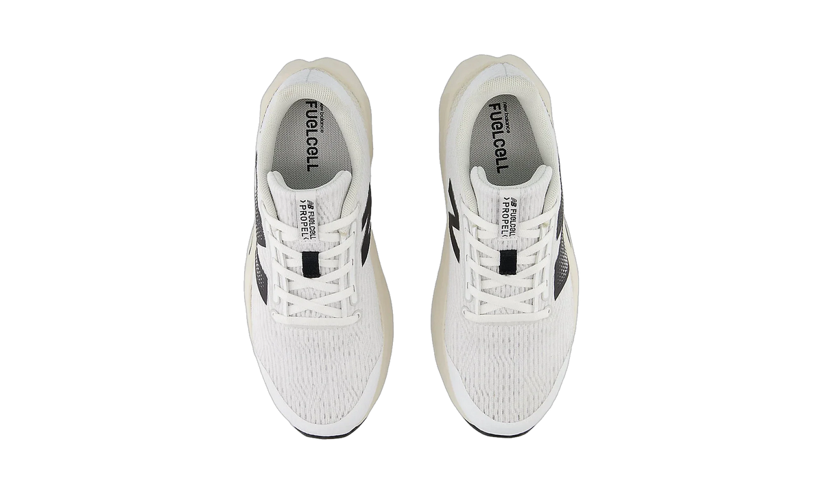 New Balance FuelCell Propel v5 White Black Linen