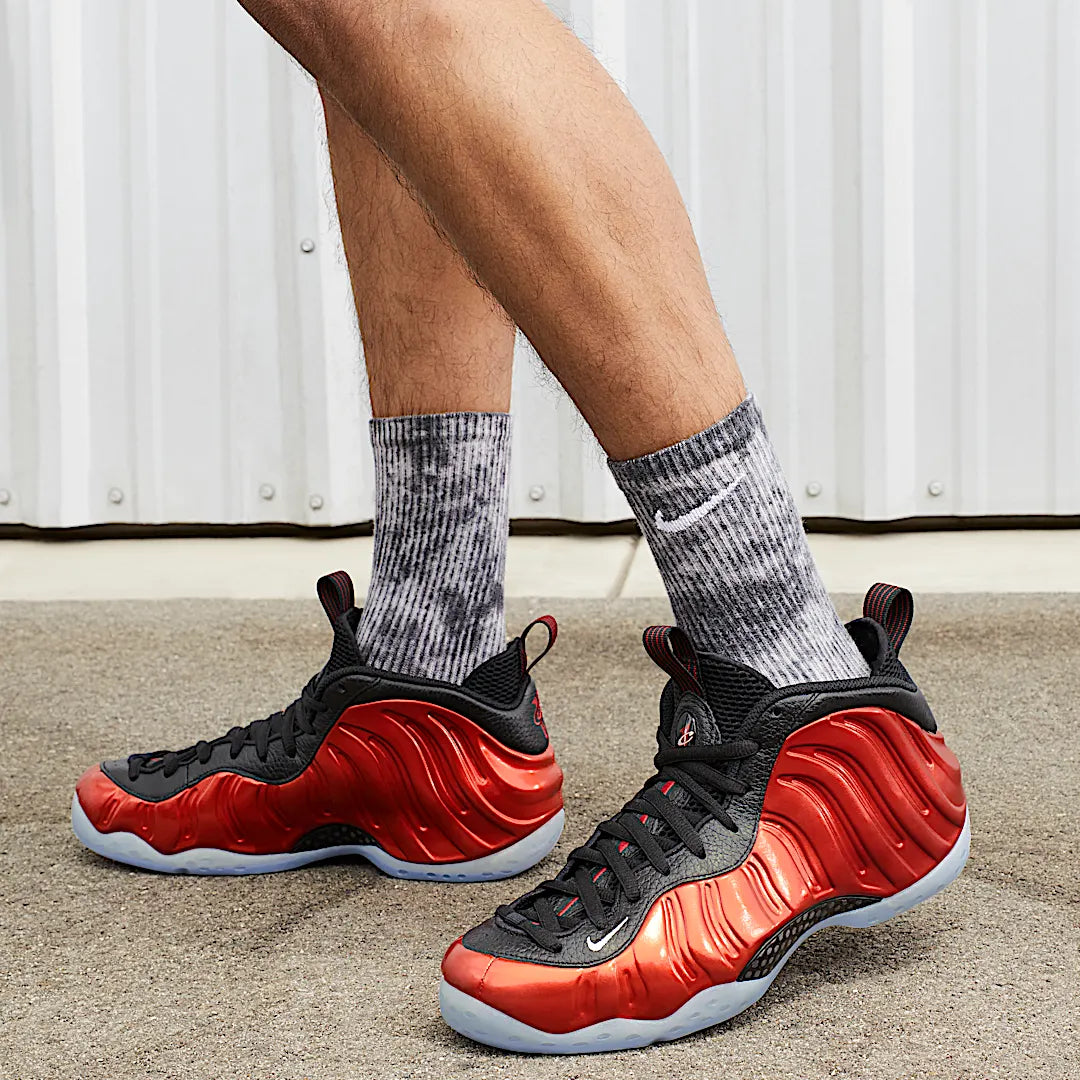 Nike Air Foamposite One Metallic Red (2023), Varsity Red/Black-White (DZ2545-600)