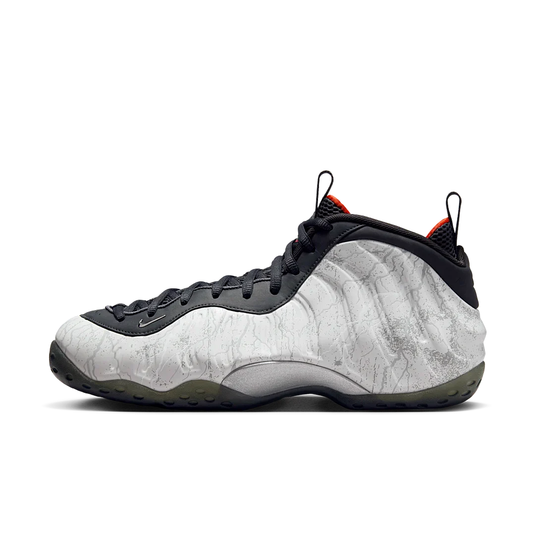 Nike Air Foamposite One Tekken 8 Jin Kazama, Photon Dust/Metallic Dark Grey/Off Noir/Dragon Red/Anthracite (HF6367-001)