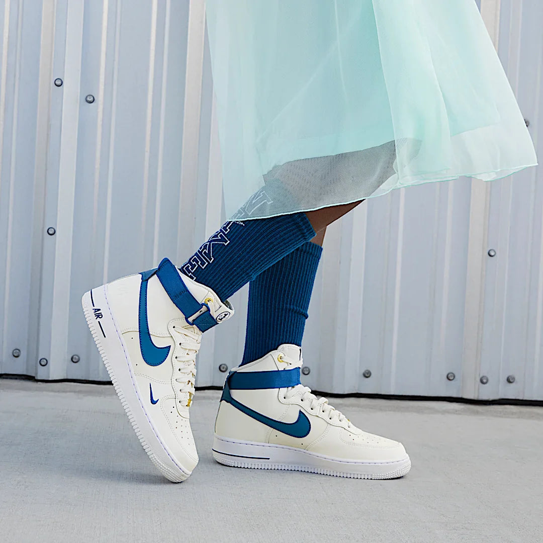 Nike Air Force 1 High 40th Anniversary Sail, Sail/White/Metallic Gold/Blue Jay (DQ7584-100)