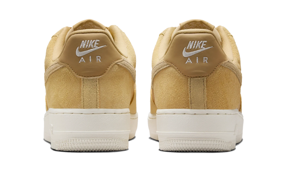 Nike Air Force 1 Low '07 Club Gold Sail