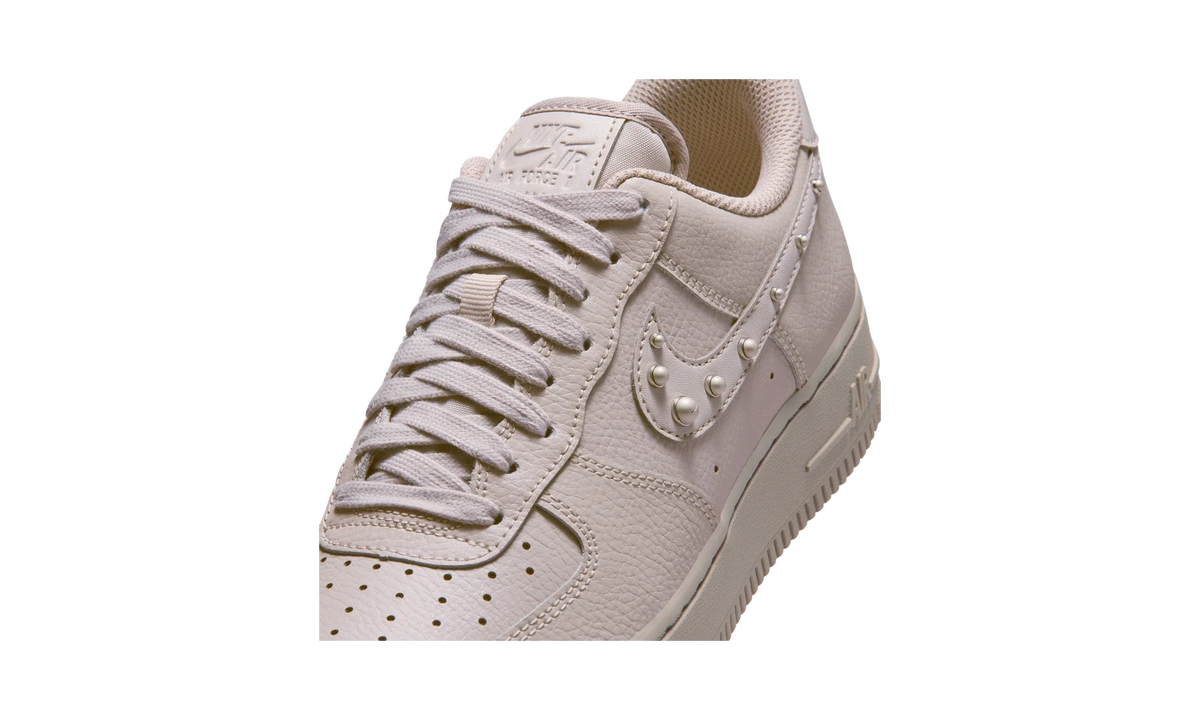 Nike Air Force 1 Low '07 Cream Pearl Swoosh