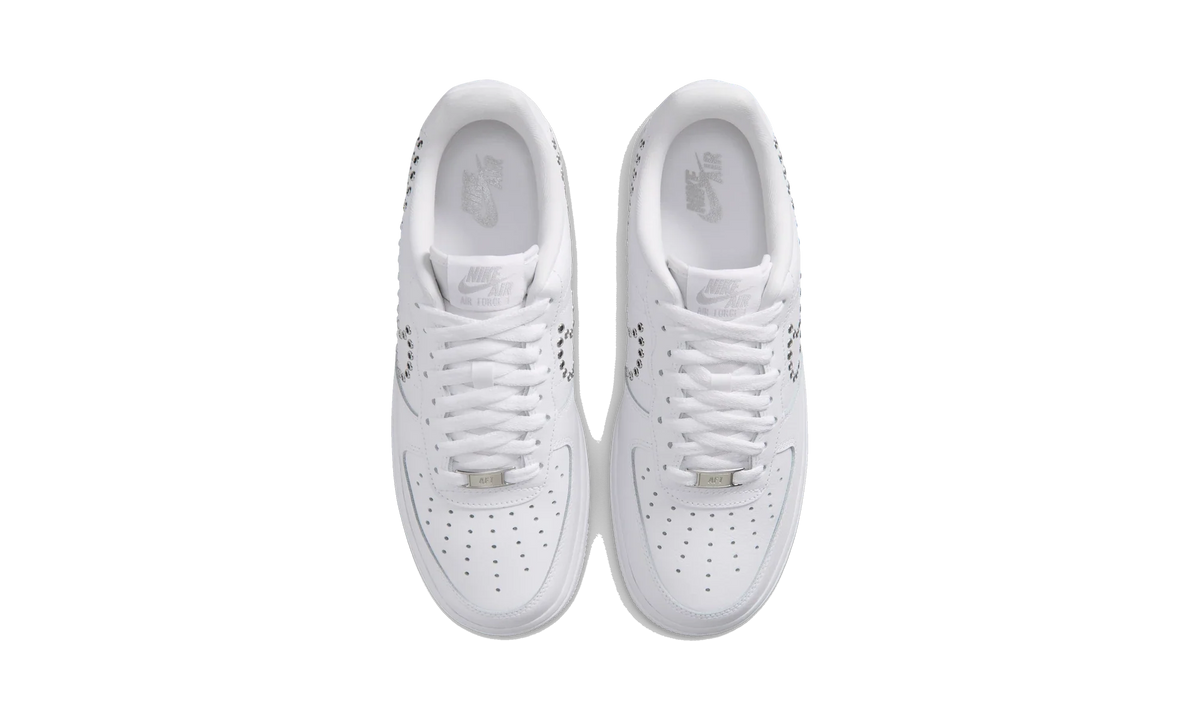 Nike Air Force 1 Low '07 LV8 Triple White Metallic Silver