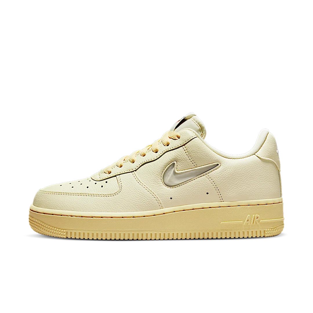 Nike Air Force 1 Low '07 LX Coconut Milk Lemon Wash, Coconut Milk/Light Bone-Lemon Wash (DO9456-100)