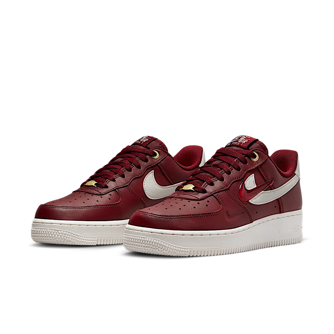 Nike Air Force 1 Low '07 Premium History Of Logos Team Red, Team Red/Gym Red/Team Red/Sail (DZ5616-600)