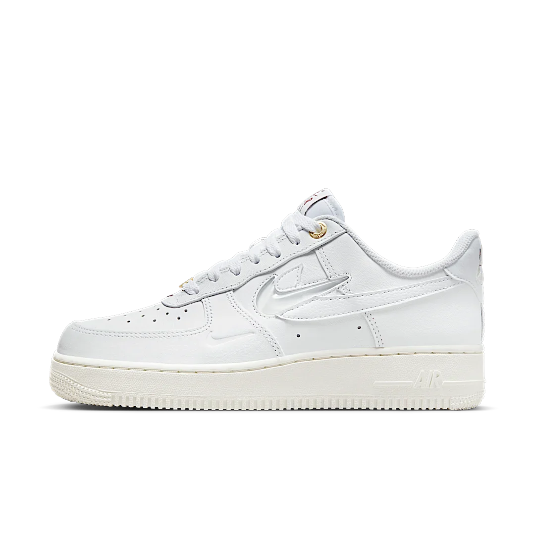 Nike Air Force 1 Low '07 Premium History Of Logos White Sail, White/Sail/Team Red/White (DZ5616-100)