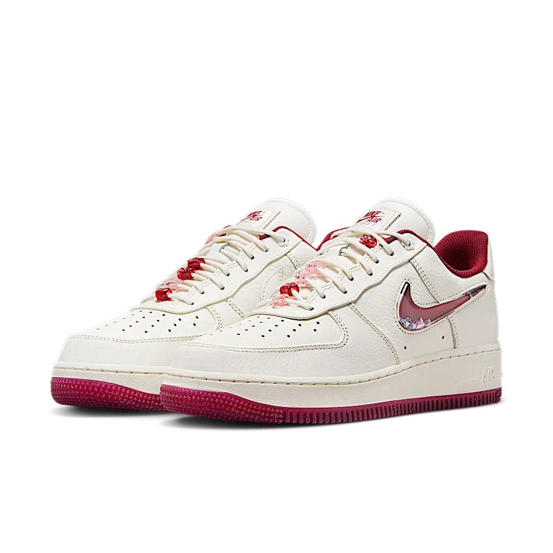 Nike Air Force 1 Low '07 SE PRM Valentine's Day (2024), Sail/Team Red-Medium Soft Pink-Gym Red (FZ5068-161)