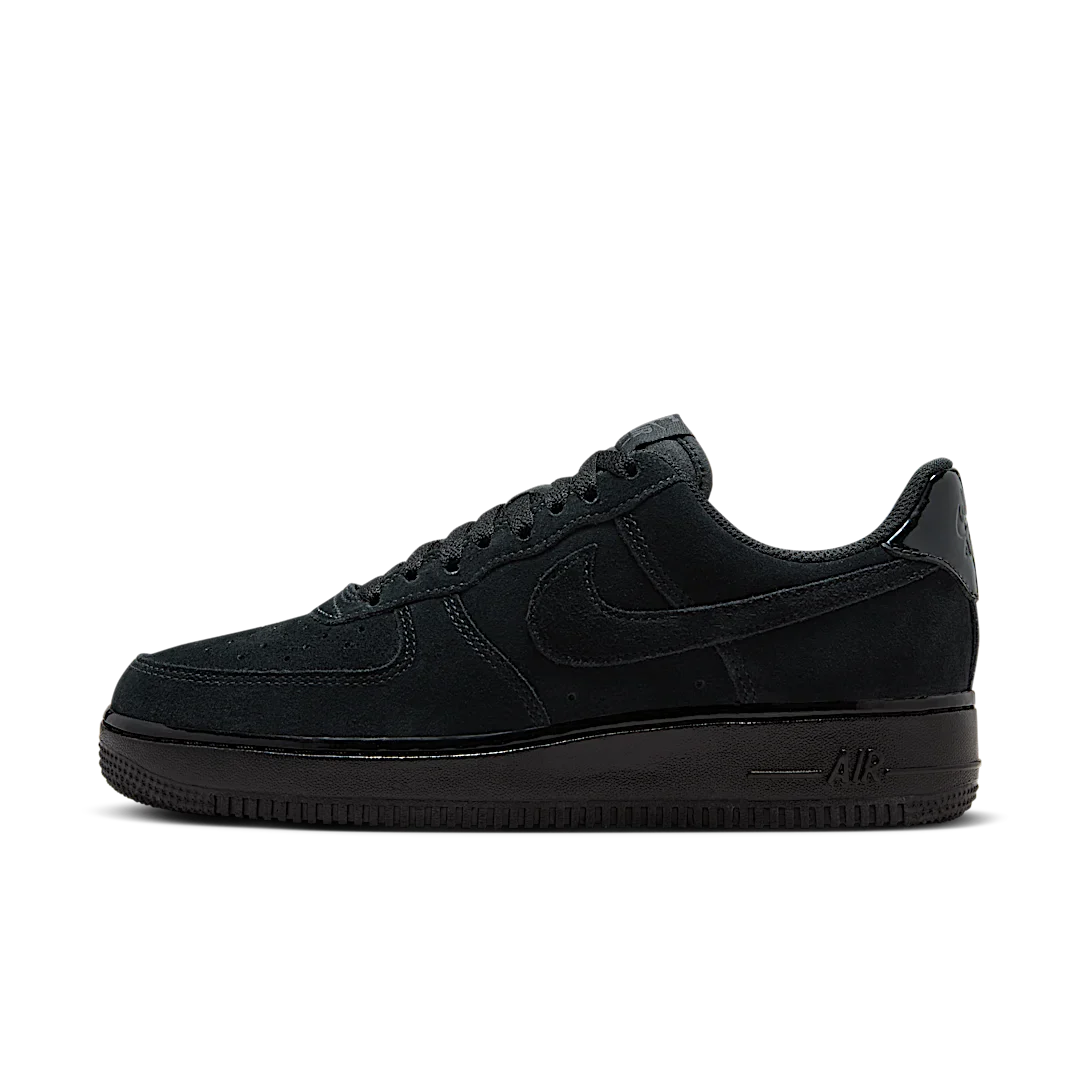 Nike Air Force 1 Low '07 Triple Black Suede, Black/Anthracite/White/Black (HM9659-001)