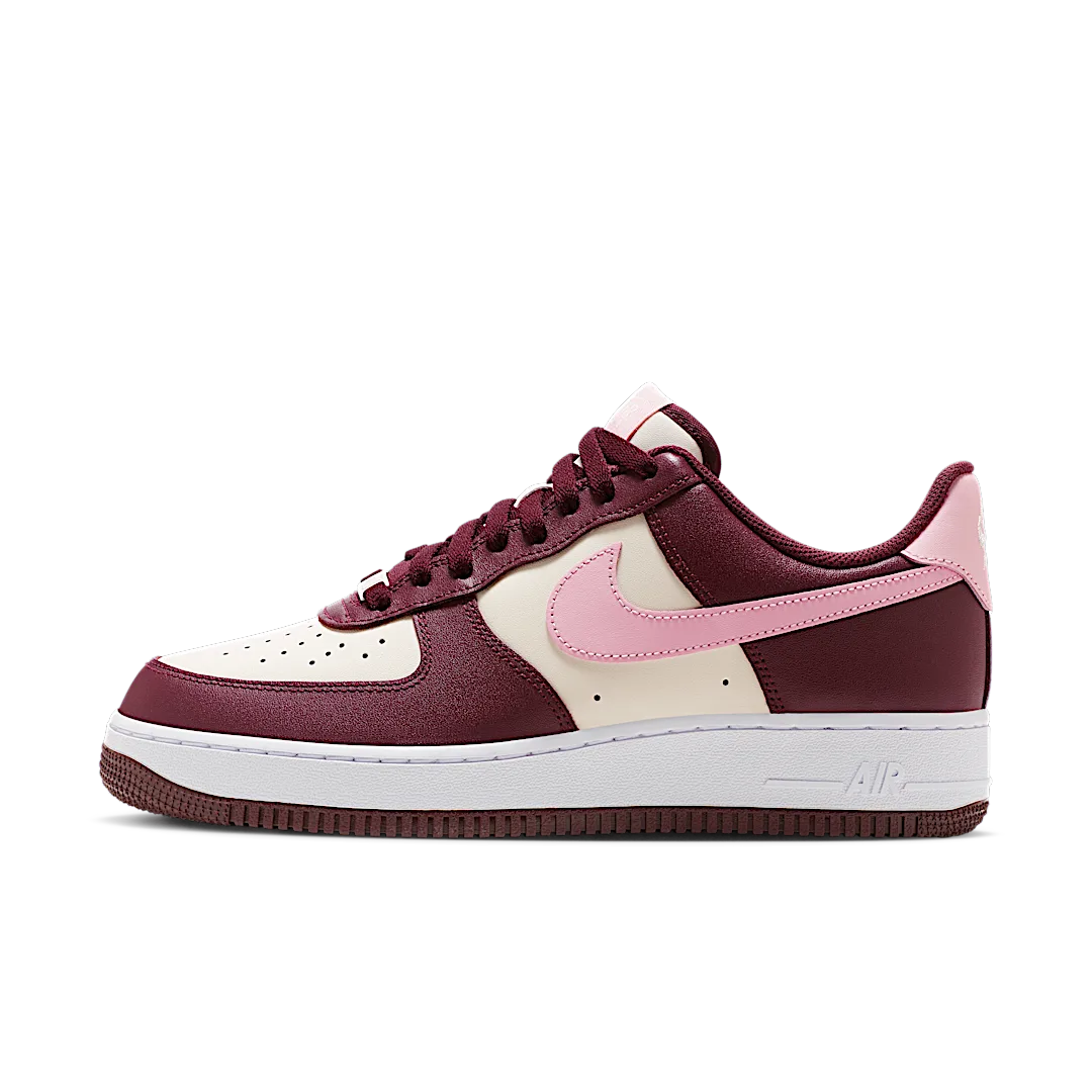 Nike Air Force 1 Low '07 Valentineâs Day (2023), Light Ivory/Medium Pink/White/Night Brown/Medium Pink/Light Ivory (FD9925-161)