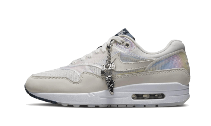 Nike Air Max 1 AMD La Ville Lumière, Summit White/Light Bone-Light Smoke Grey (DQ9326-100)