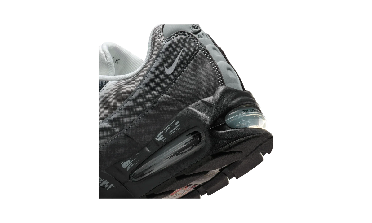 Nike Air Max Muscle 95 Yu-Gi-Oh! Jonouchi (with Promo Card)