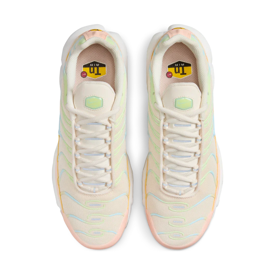 Nike Air Max Plus Crimson Tint, Crimson Tint/Glacier Blue/Pale Ivory/White/Gum Yellow (DZ3671-800)