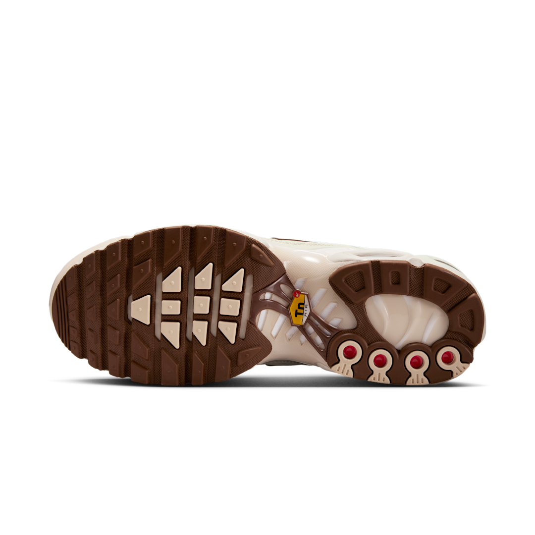 Nike Air Max Plus SE Light Orewood Brown, Light Orewood Brown/Metallic Silver/White/Cacao Wow (IO0657-100)