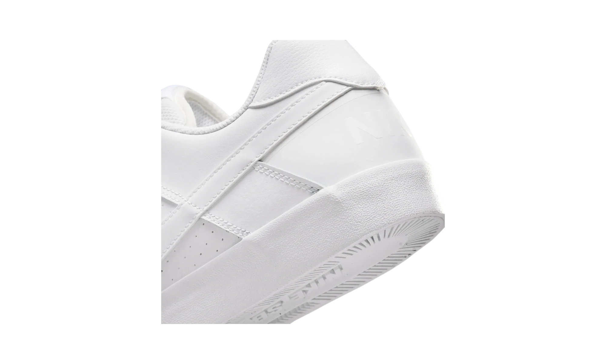 Nike Delta Force Vulc SB Triple White