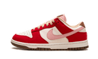 Nike Dunk Low PRM Bacon, Sport Red/Sheen/Sail/Medium Brown (FB7910-600)