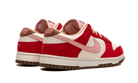 Nike Dunk Low PRM Bacon, Sport Red/Sheen/Sail/Medium Brown (FB7910-600)