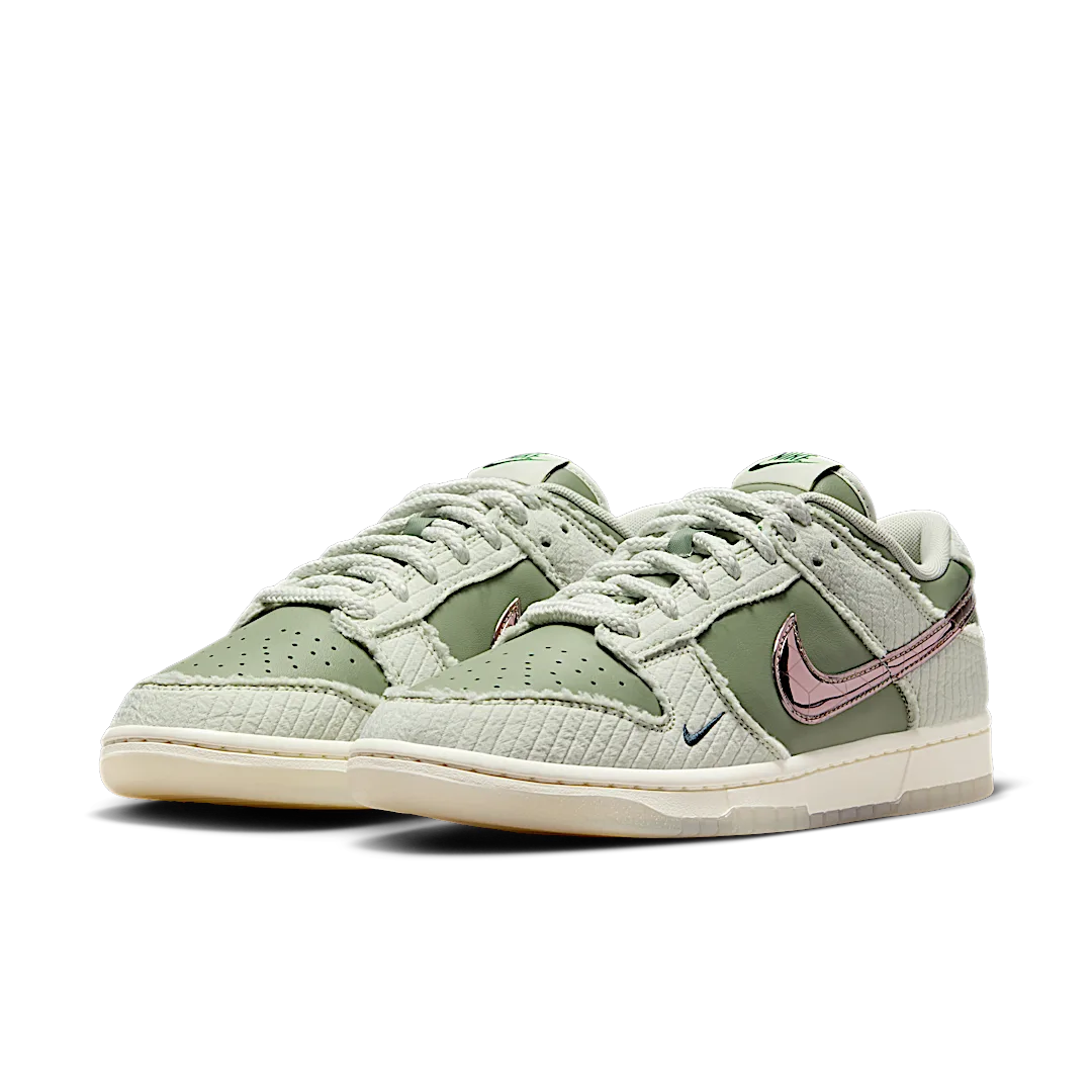 Nike Dunk Low Retro PRM Kyler Murray Be 1 of One, Sea Glass/Sail/Oil Green/Rose Gold (FQ0269-001)