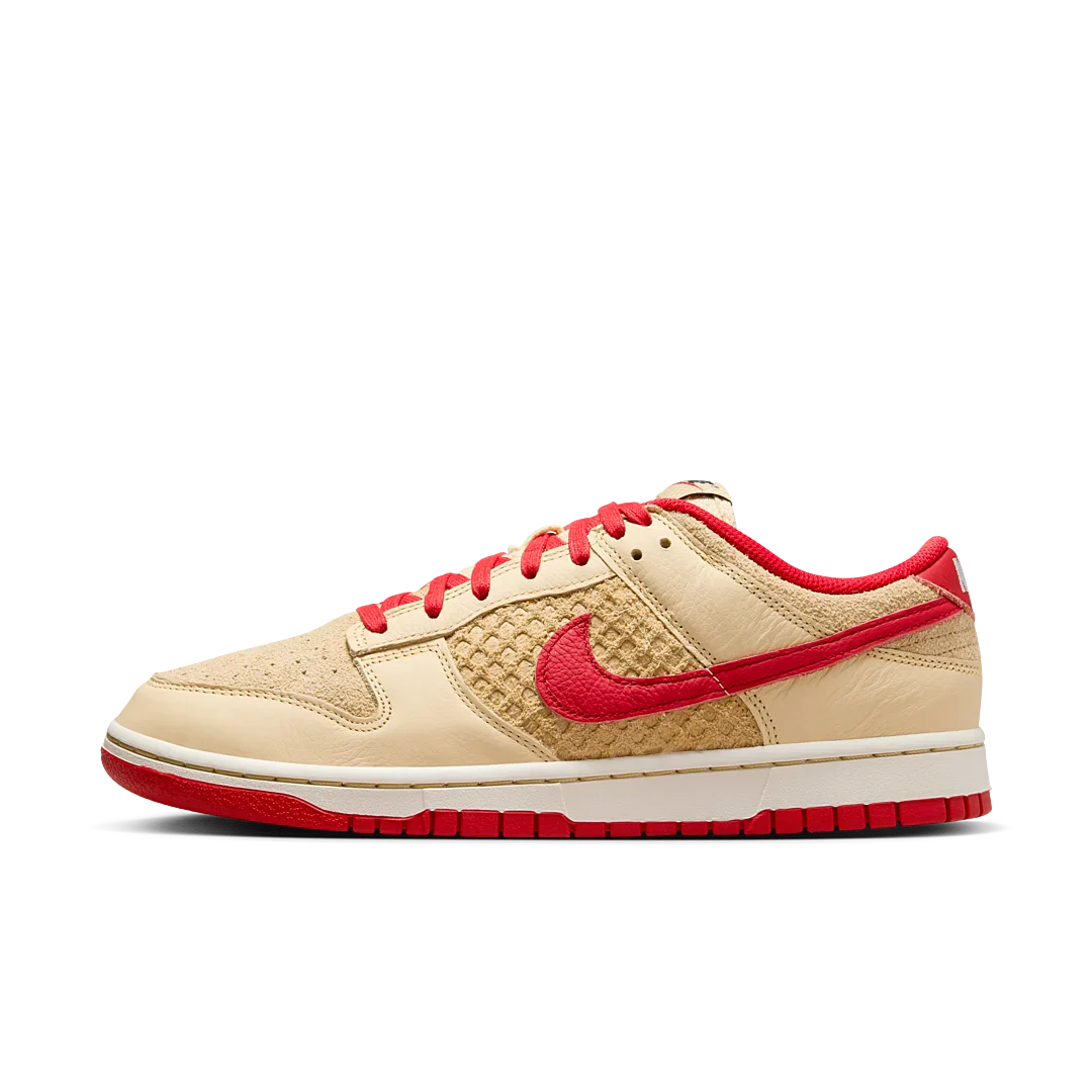 Nike Dunk Low Retro SE Strawberry Waffle, Pale Vanilla/University Red/Sail/Wheat (HJ9100-294)