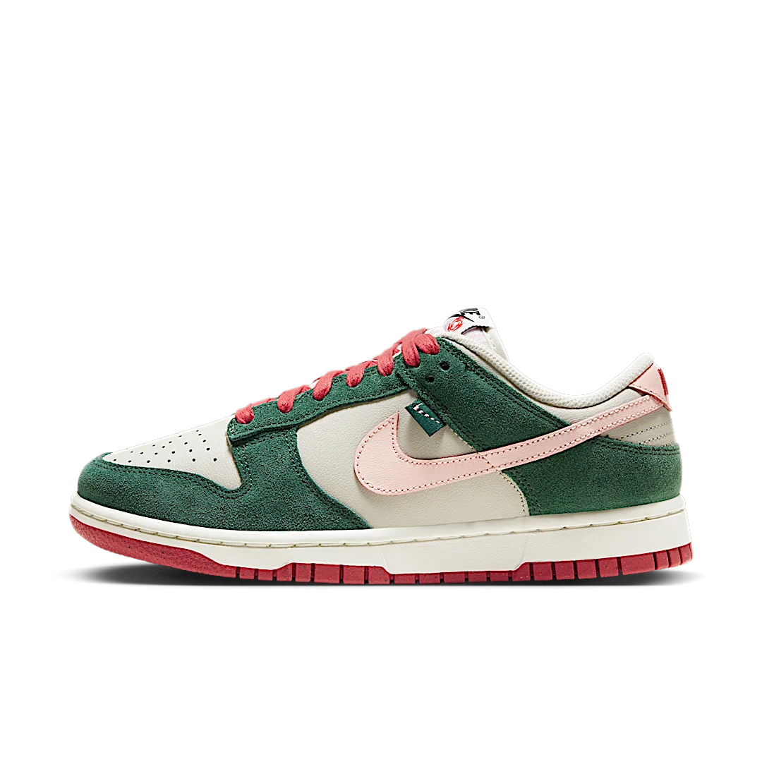 Nike Dunk Low SE All Petals United Fir Green, Light Bone/Pink Bloom-Sail-Fir-Adobe (FN8923-061)