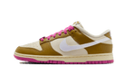 Nike Dunk Low SE Just Do it Bronzine Pink, Bronzine/Playful Pink/Alabaster/Coconut Milk (FD8683-700)