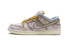 Nike SB Dunk Low Premium City of Style, Football Grey/Coconut Milk-Khaki-Flat Gold-Sail-Dragon Red (FN5880-001)